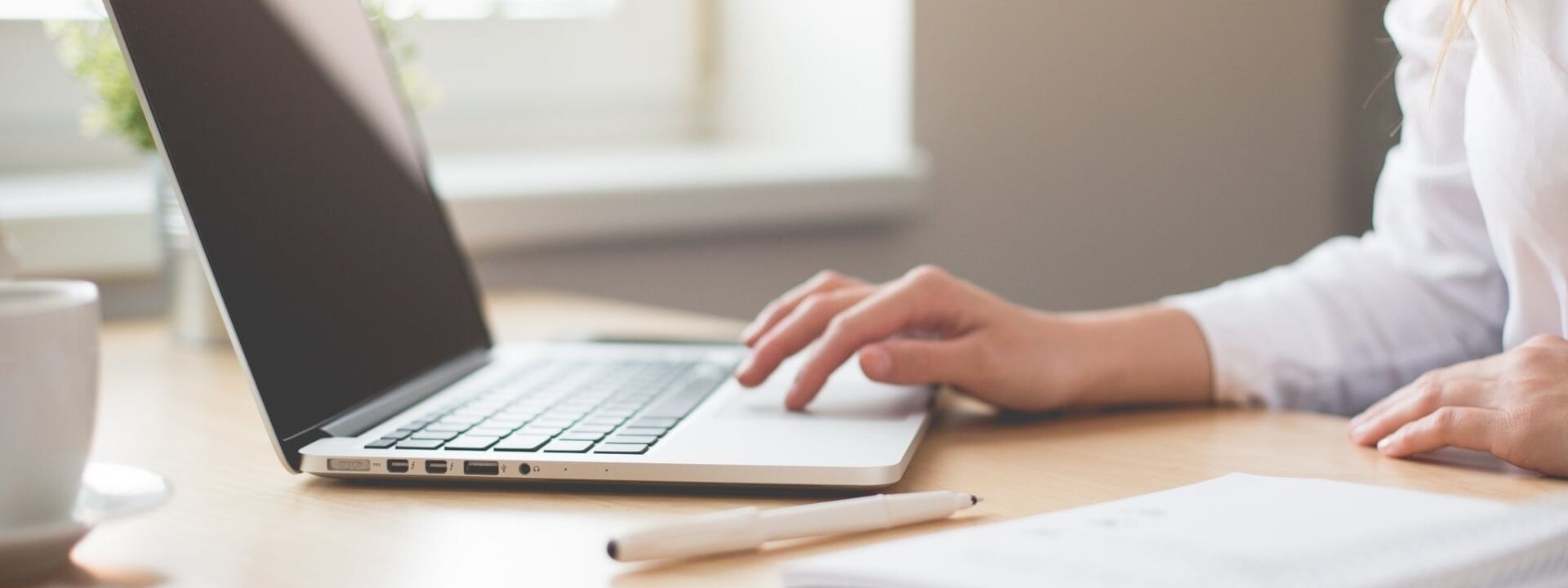 ballpen blur close up 461077 e1593696346856 scaled